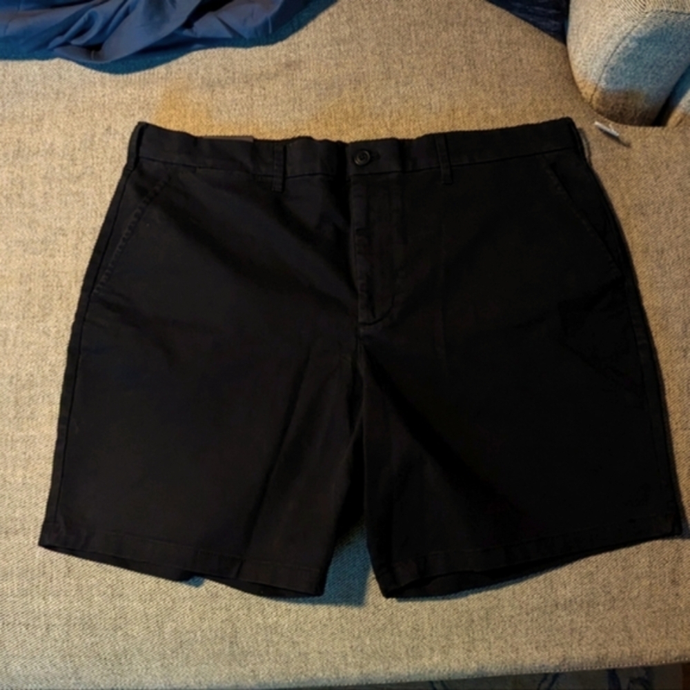 NWT GAP Men's 8" Shorts - Black - Size 38 XL